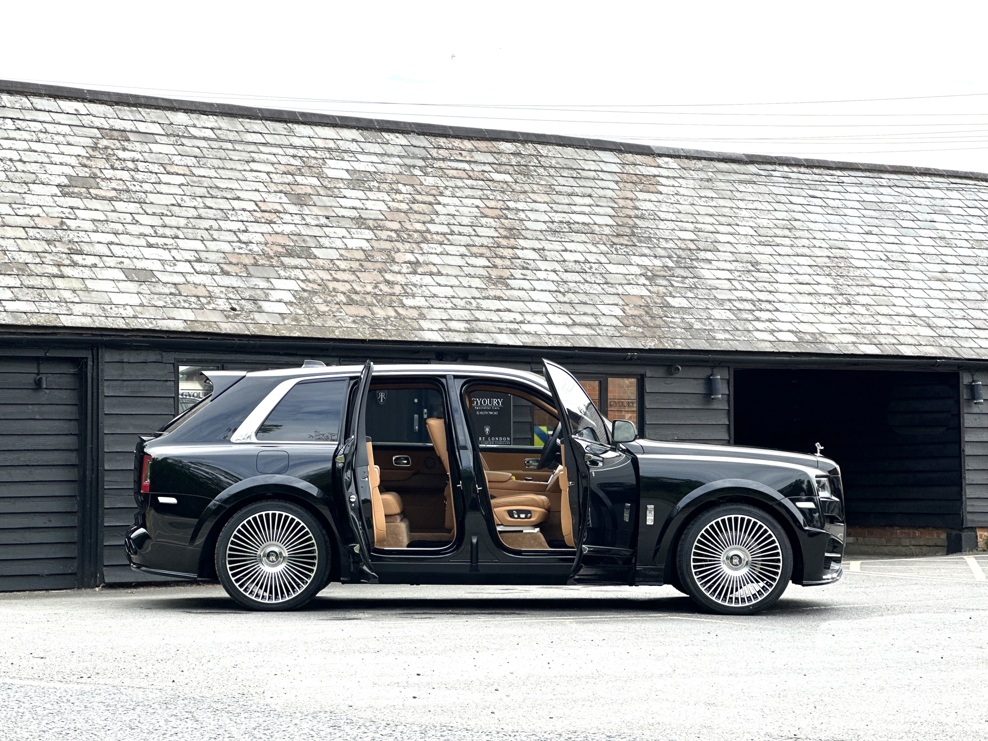 Rolls Royce Cullinan - Revere London